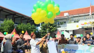 Penuh Semangat! SMAN 1 Ngawi Rayakan Hari Guru Nasional 2025 dengan Kirab, Tari, dan Penampilan Band Guru