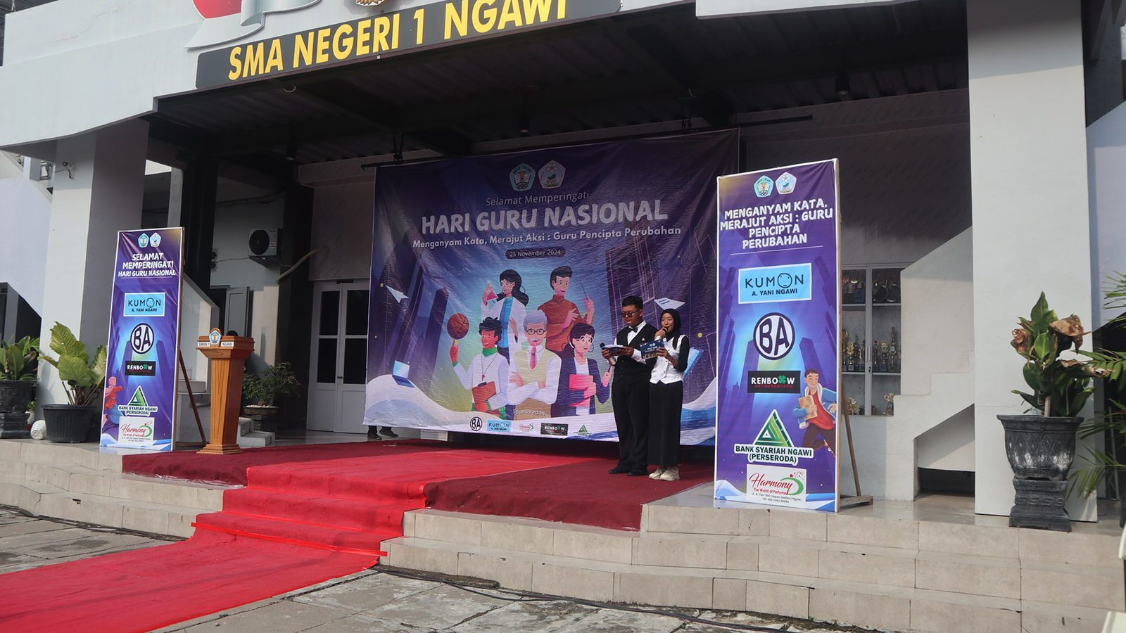 1. MC Membuka Acara